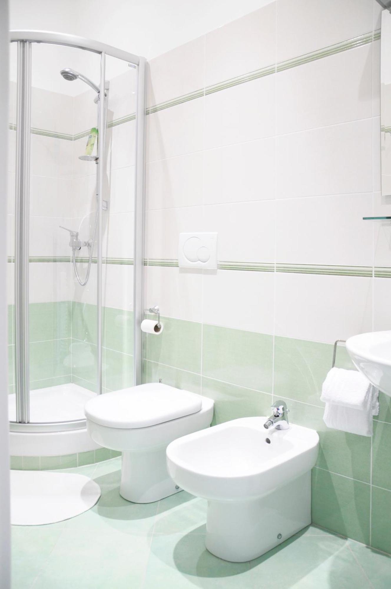 B&B Trieste Plus Bagian luar foto