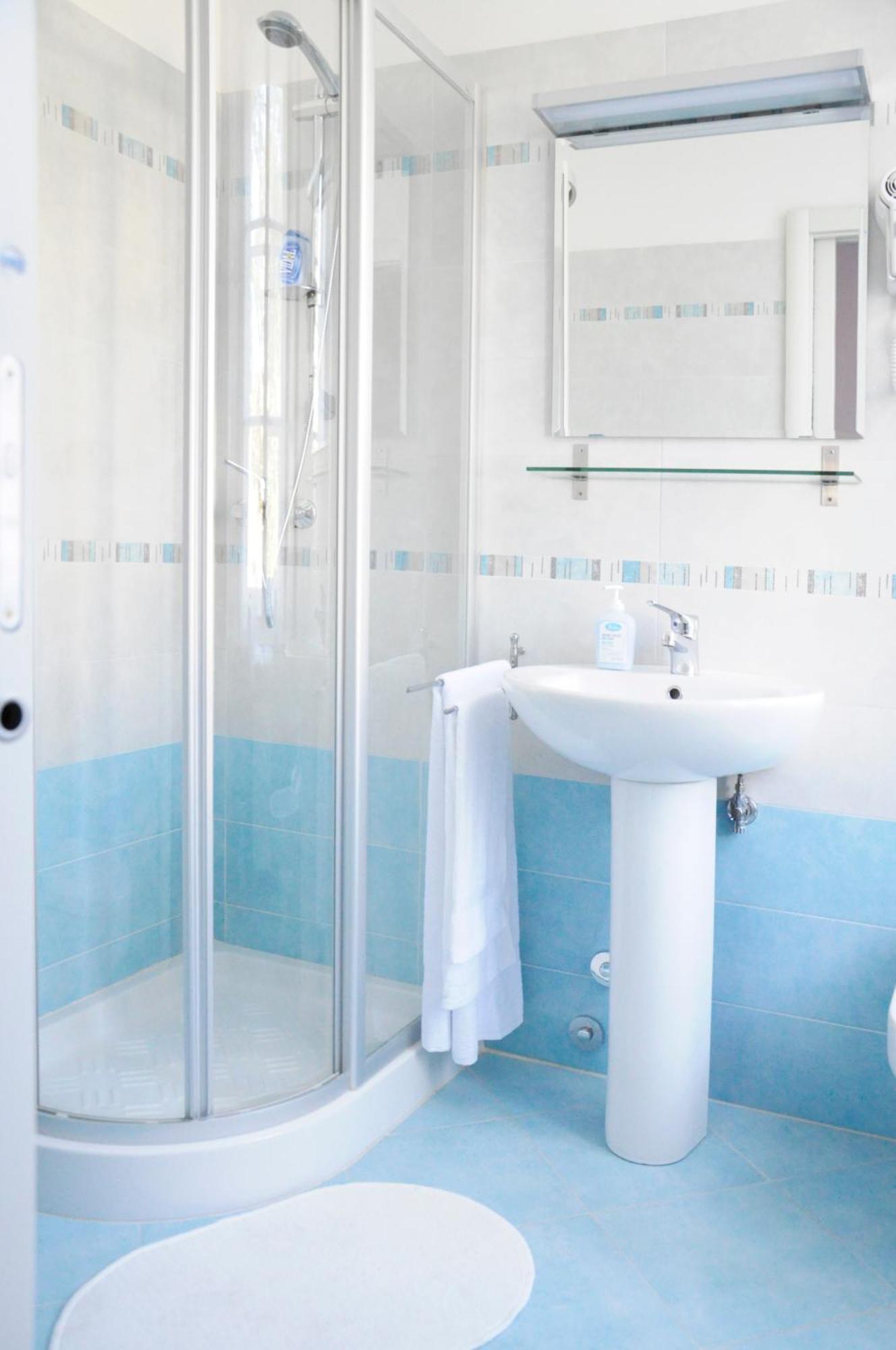 B&B Trieste Plus Bagian luar foto