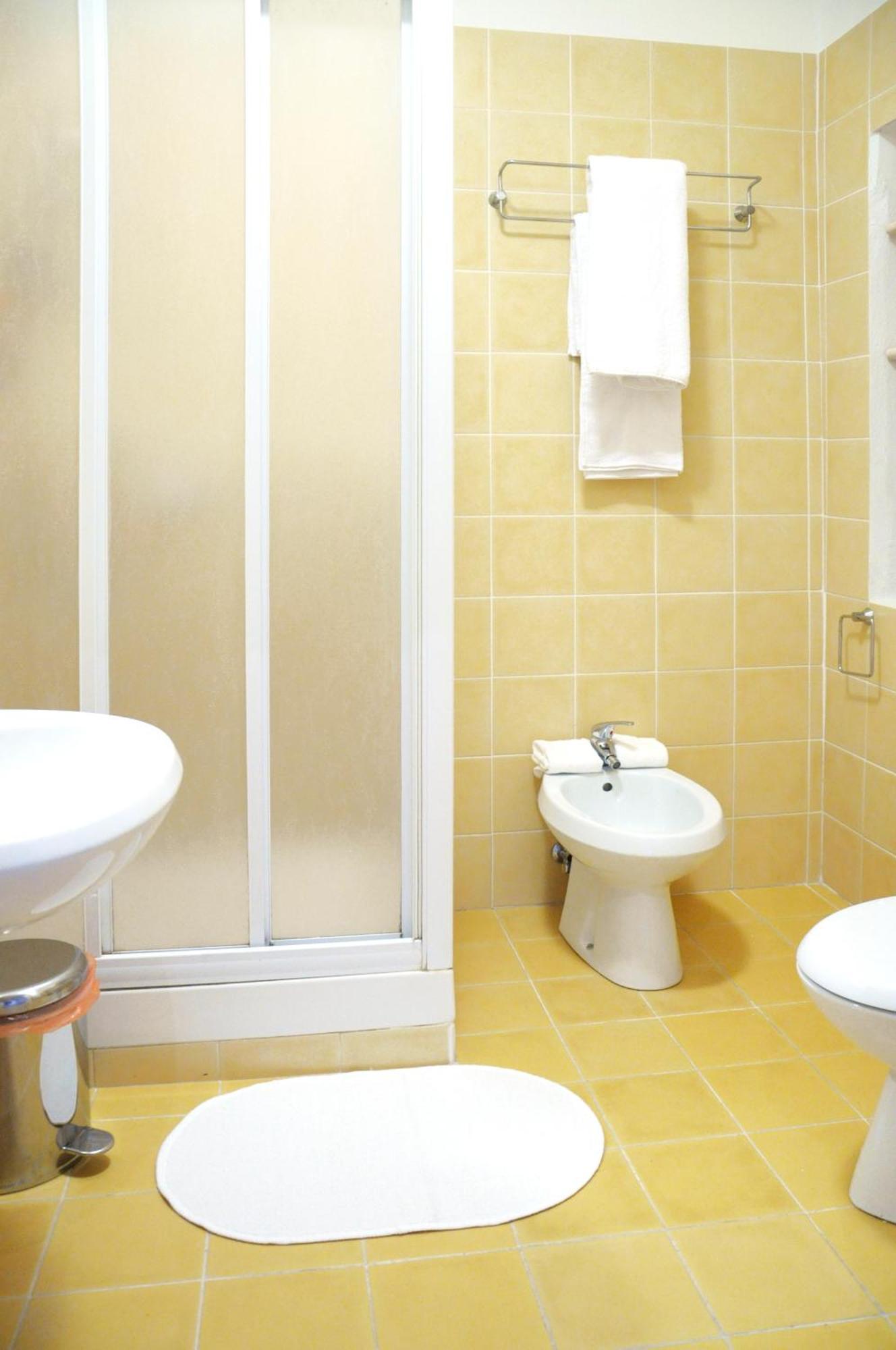 B&B Trieste Plus Bagian luar foto